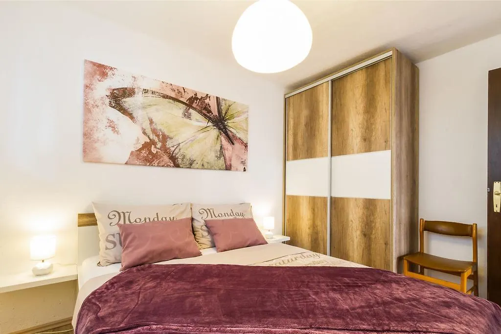 Apartmani Bregovec Maslenica 0*,